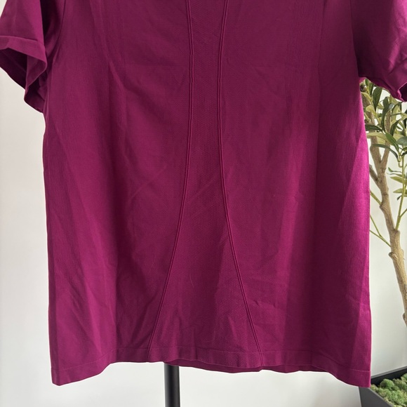 • NWT! [Fabletics] Short Sleeve • - Picture 9 of 10